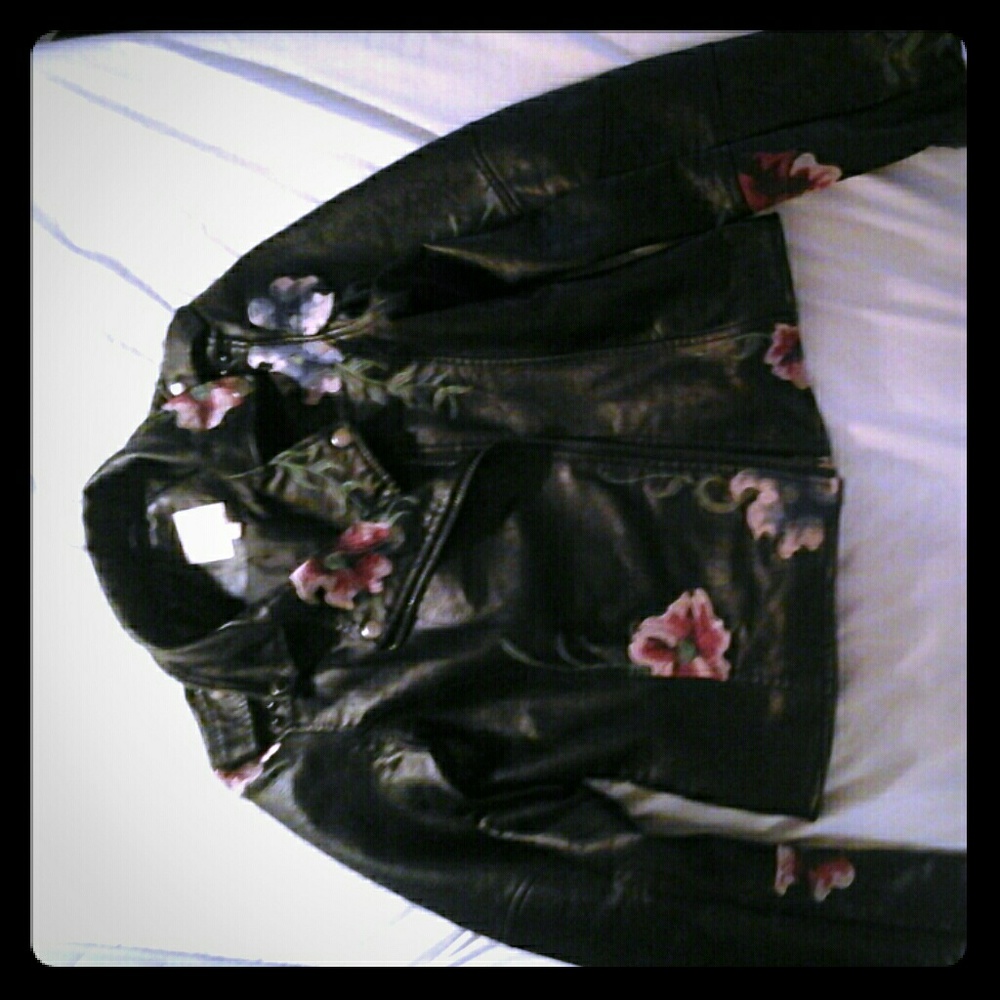 Candie's medium leather jacket